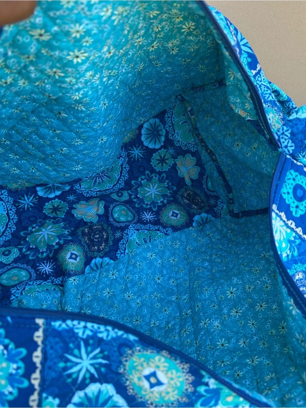 Vera Bradley Duffel Bag Quilted Medium Travel weekender Blue Floral Medallion